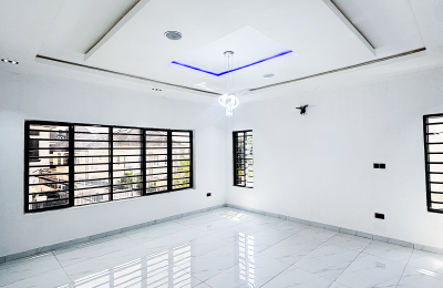 5 BEDROOM DETACHED DUPLEX