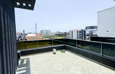 6 BEDROOM DETACHED DUPLEX WITH A SWIMMING POOL