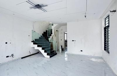 5 BEDROOM DETACHED DUPLEX