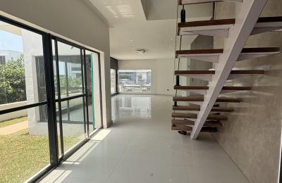 5 BEDROOM DETACHED DUPLEX