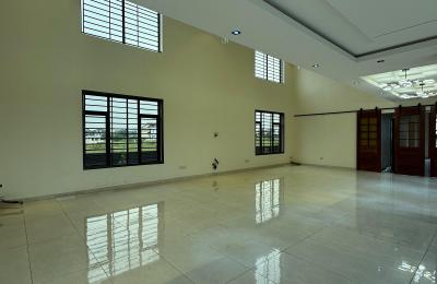 5 BEDROOM DETACHED DUPLEX WITH A SWIMMING POOL