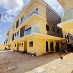 5 BEDROOM SEMI DUPLEX WITH A SWIMMING POOL