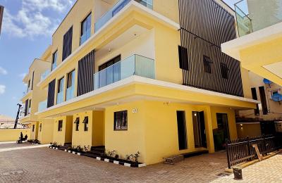 5 BEDROOM SEMI DUPLEX WITH A SWIMMING POOL