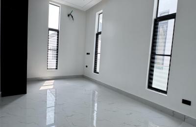 5 BEDROOM DETACHED DUPLEX