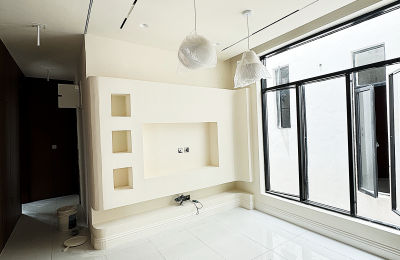 5 BEDROOM DETACHED DUPLEX WITH A SWIMMING POOL