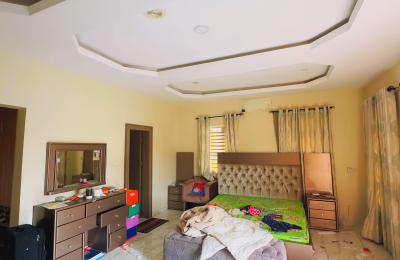 5 BEDROOM DETACHED DUPLEX