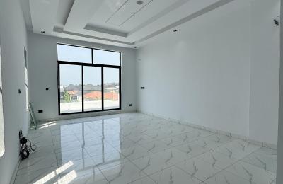 5 BEDROOM DETACHED DUPLEX WITH A SWIMMING POOL