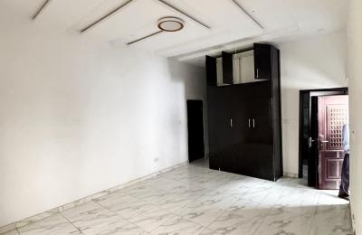 5 BEDROOM DETACHED DUPLEX WITH A SWIMMING POOL