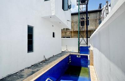 4 BEDROOM DETACHED DUPLEX WITH SWIMMING POOL