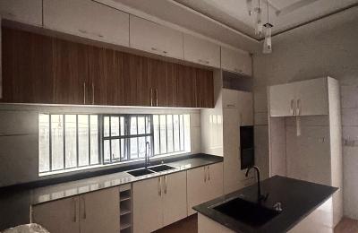 5 BEDROOM DETACHED DUPLEX