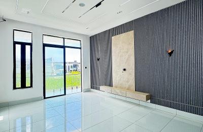 5 BEDROOM DETACHED DUPLEX