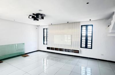5 BEDROOM DETACHED DUPLEX