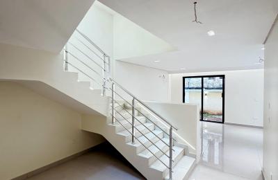 5 BEDROOM SEMI DUPLEX WITH A SWIMMING POOL