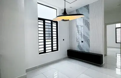 5 BEDROOM DETACHED DUPLEX WITH A SWIMMING POOL