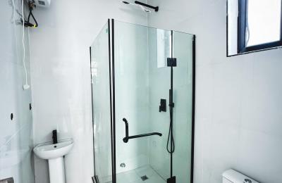 5 BEDROOM DETACHED DUPLEX WITH A SWIMMING POOL
