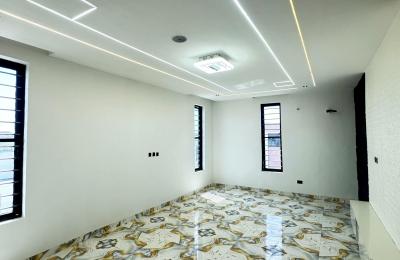 5 BEDROOM DETACHED DUPLEX