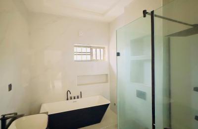 5 BEDROOM DETACHED DUPLEX