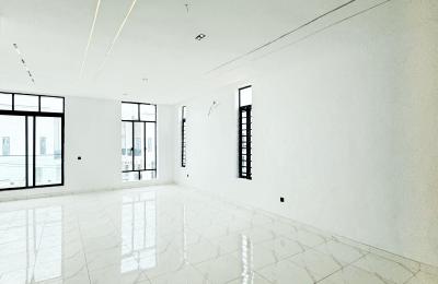 5 BEDROOM DETACHED DUPLEX WITH A SWIMMING POOL