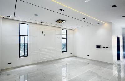 5 BEDROOM DETACHED DUPLEX WITH A SWIMMING POOL