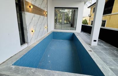 5 BEDROOM DETACHED DUPLEX WITH A SWIMMING POOL