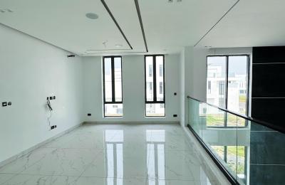 5 BEDROOM SEMI DETACHED DUPLEX