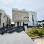 5 BEDROOM DETACHED DUPLEX WITH A SWIMMING POOL