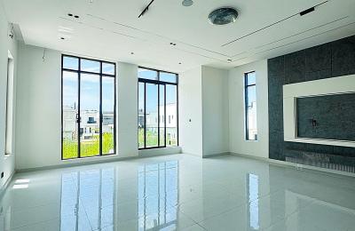 5 BEDROOM DETACHED DUPLEX