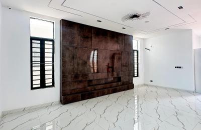 5 BEDROOM DETACHED DUPLEX WITH A SWIMMING POOL