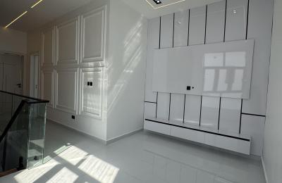 5 BEDROOM DETACHED DUPLEX WITH A SWIMMING POOL