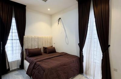 3 BEDROOM APARTMENT