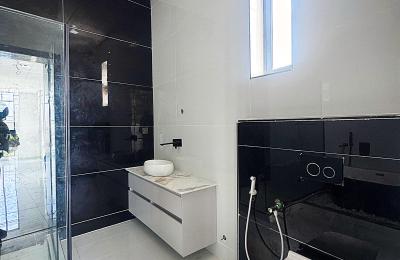 5 BEDROOM DETACHED DUPLEX