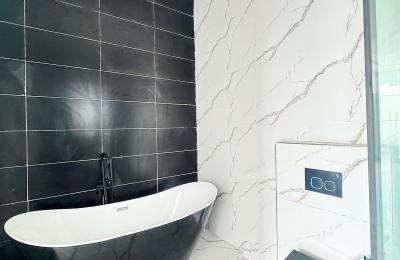 5 BEDROOM DETACHED DUPLEX WITH A SWIMMING POOL