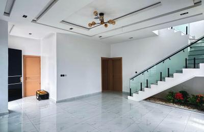4 BEDROOM FULLY DETACHED DUPLEX