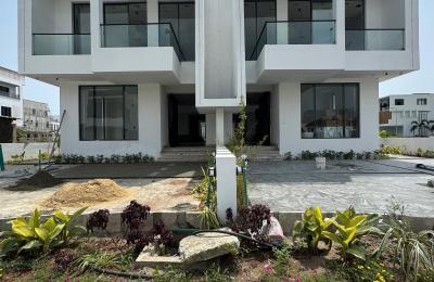 5 BEDROOM SEMI DETACHED DUPLEX