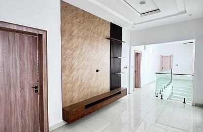5 BEDROOM DETACHED DUPLEX WITH A SWIMMING POOL