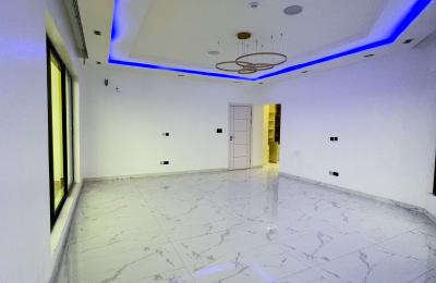 5 BEDROOM DETACHED DUPLEX WITH A SWIMMING POOL