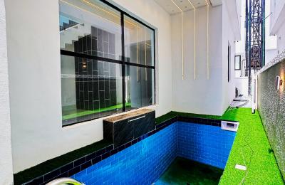 5 BEDROOM DETACHED DUPLEX WITH A SWIMMING POOL