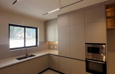5 BEDROOM SEMI DUPLEX WITH A SWIMMING POOL
