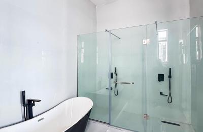 5 BEDROOM DETACHED DUPLEX WITH A SWIMMING POOL
