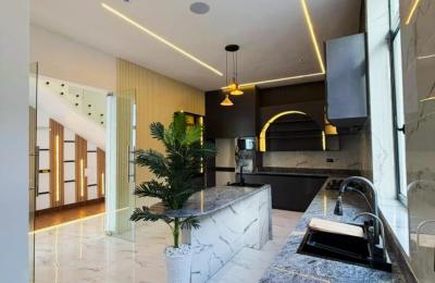 5 BEDROOM DETACHED DUPLEX WITH A SWIMMING POOL