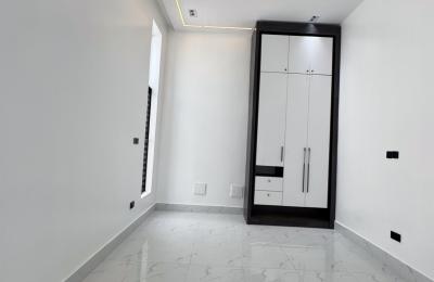 5 BEDROOM DETACHED DUPLEX WITH A SWIMMING POOL