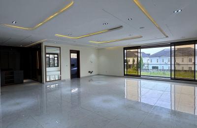5 BEDROOM DETACHED DUPLEX WITH A SWIMMING POOL