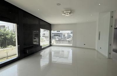 5 BEDROOM DETACHED DUPLEX