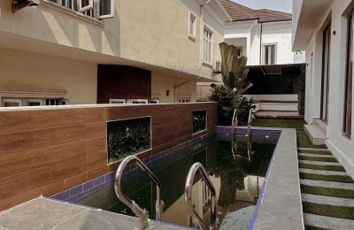 5 BEDROOM DETACHED DUPLEX WITH A SWIMMING POOL