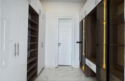 5 BEDROOM DETACHED DUPLEX WITH A SWIMMING POOL