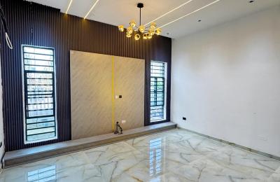 5 BEDROOM DETACHED DUPLEX WITH A SWIMMING POOL