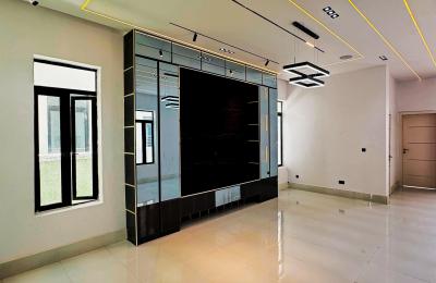 5 BEDROOM DETACHED DUPLEX WITH A SWIMMING POOL