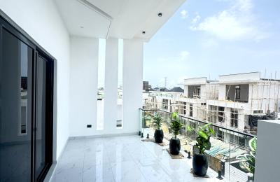 6 BEDROOM DETACHED DUPLEX WITH A SWIMMING POOL