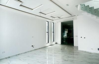 4 BEDROOM DETACHED DUPLEX WITH SWIMMING POOL