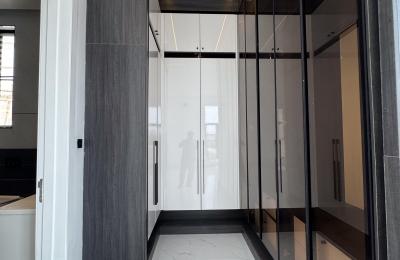 5 BEDROOM DETACHED DUPLEX WITH A SWIMMING POOL